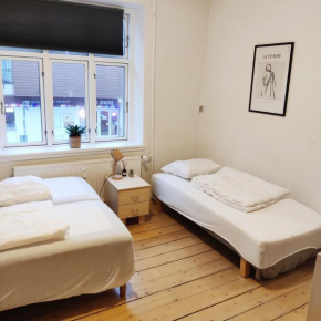 Bright 2 Bedroom Apartment on Superb Location, Aalborg